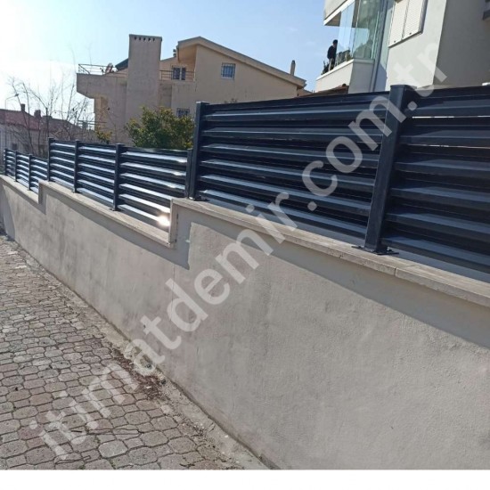 Panjur Güneş Kırıcı Dekoratif Bahçe Panel Çiti Galvanizli Fırın Boyalı 200X126 cm. Panjur Güneş Kırıcı Dekoratif Bahçe Panel Çiti Galvanizli Fırın Boyalı 200X126 cm.